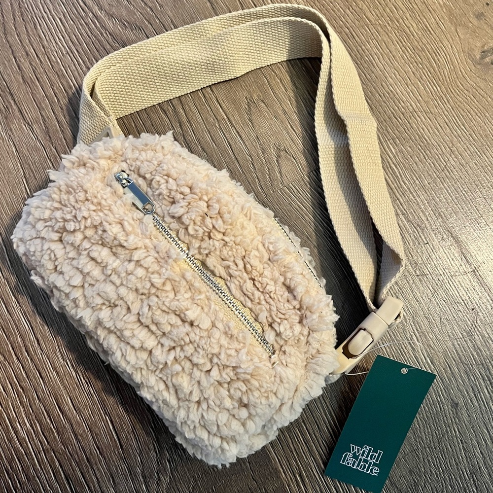 NWT Wild Fable Cream Sherpa Crossbody Bag